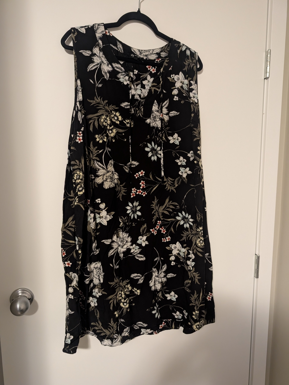 Lily Morgan Black Floral Sleeveless Shift Dress 100% Rayon Boho